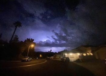 Wetterleuchten in Kalifornien